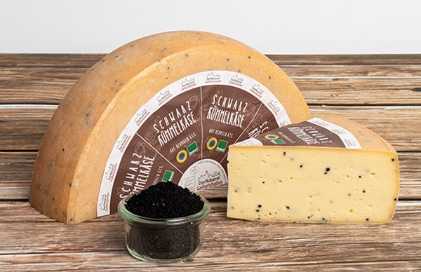 Schwarzkümmelkäse aus Heumilch.
